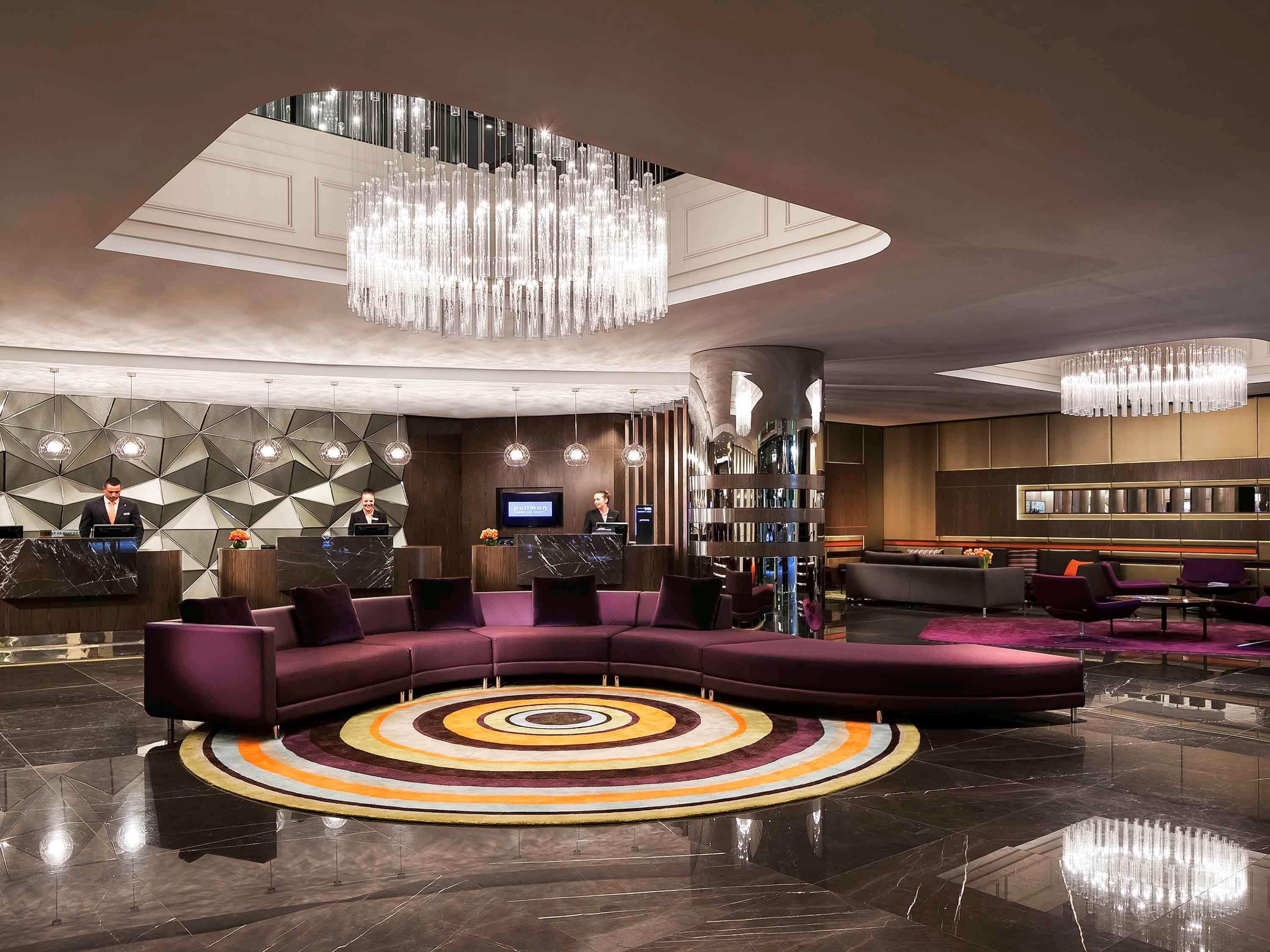 Pullman Sydney Hyde Park Sidney Exterior foto The lobby of the hotel