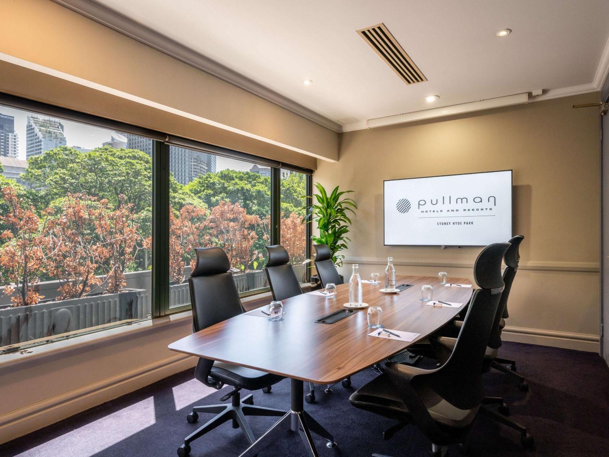 Pullman Sydney Hyde Park Sidney Exterior foto Boardroom at Pullman Melbourne on Swanston